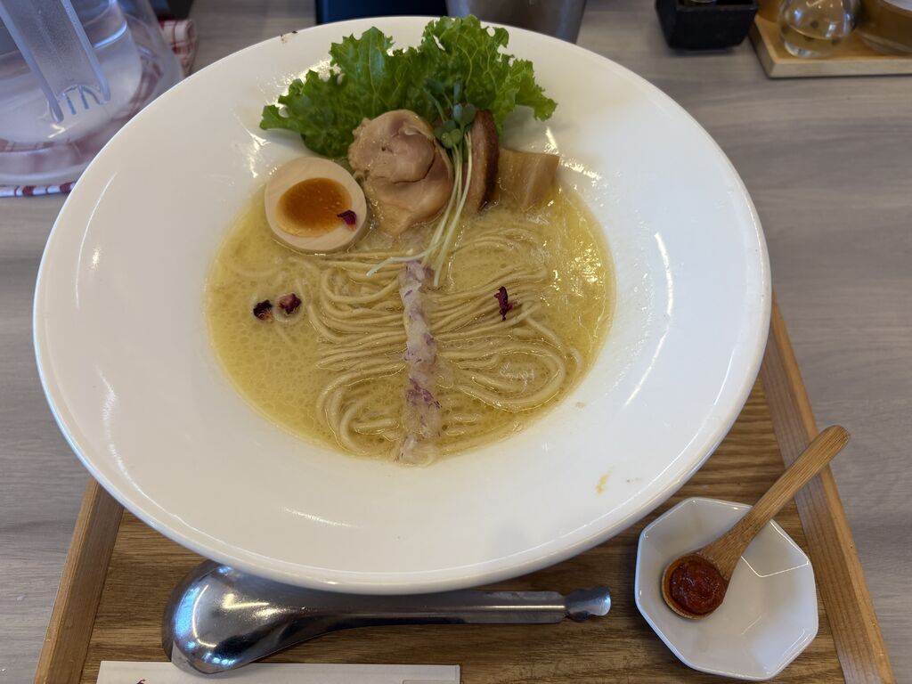 【宇都宮市】濃厚な一杯☆鶏白湯と鶏さんクリームソーダ♪（鶏塩麺 リオン）