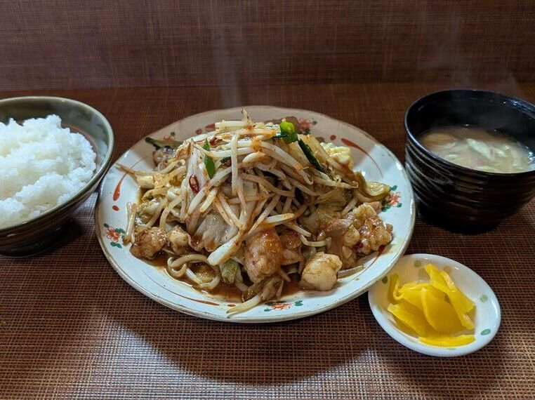 【小山市】  「コク味噌レッド」のインパクト大☆旨辛モツ☆（ねぶた本郷店）
