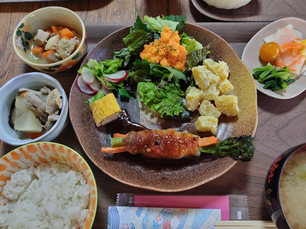 【鹿沼市】静かな民家でいただく☆野菜の彩りごはん（箱馬車）