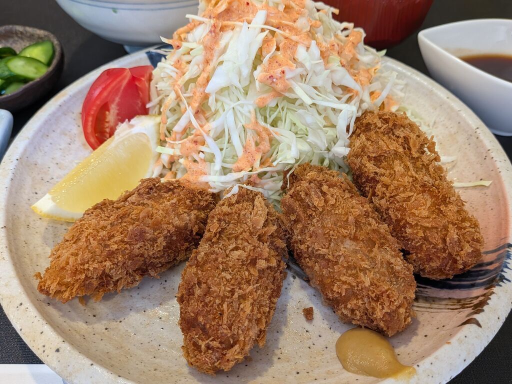 【益子町】サクサク衣×ジューシ牡蠣！愛情たっぷり定食（つづ久）