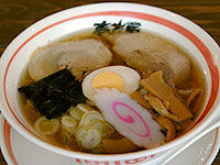 かなりの歯ごたえ、極太麺