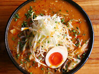 熱い想いを込めた丼に、身体も心も温まる。