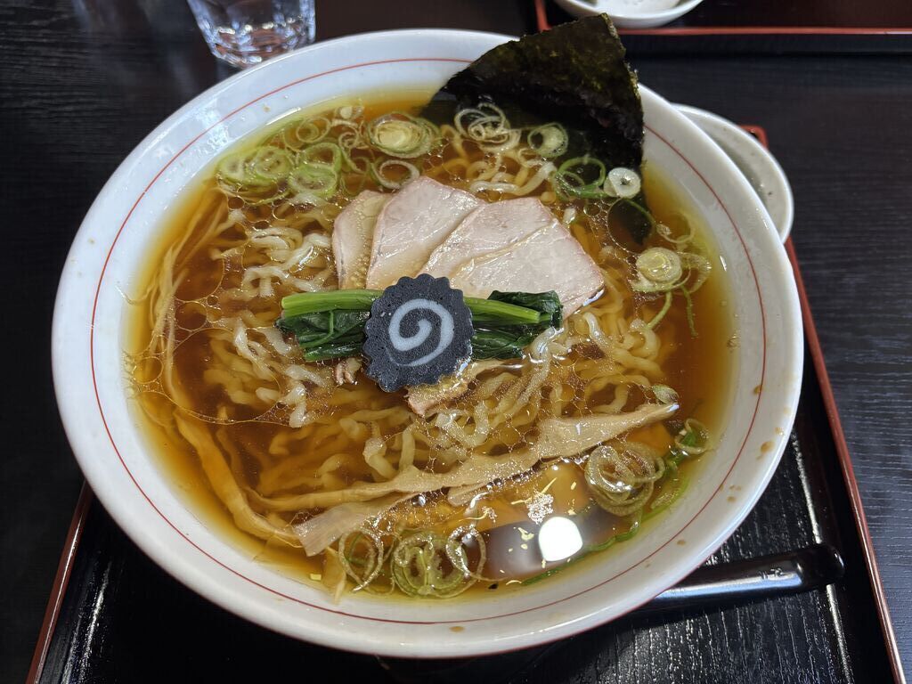 【那須塩原市】こだわり平打ち縮れ麺☆黒ナルト中華そば（麺屋 こづち）