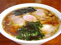 こだわりのニュースタイル手打ち麺。