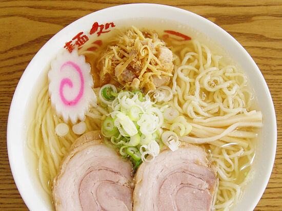 澄み切ったスープとしょうがの黄金ラーメン！！！