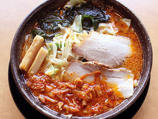 素材の甘み溢れる！旨辛味噌ラーメン