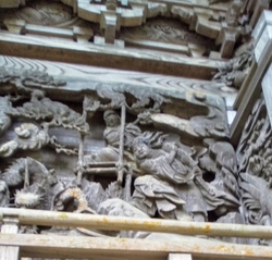 旧村社の神社で...