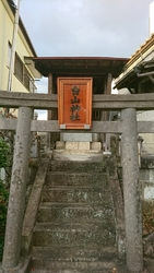 ひっそりと街並...