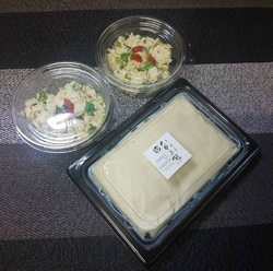 赤門通りに本日...