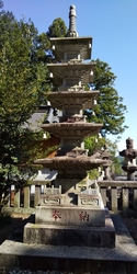参道の石段は2...