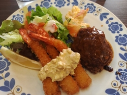 ハンバーグとエ...