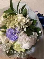 後輩がお花屋さ...