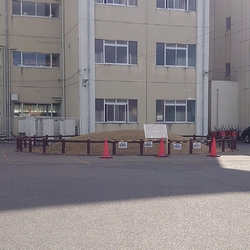 新田小学校の近...