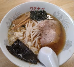 平日開店少し過...