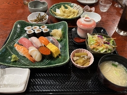 茶碗蒸しやサラ...
