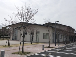 城南公園に隣接...