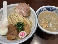 昼に伺いました...
