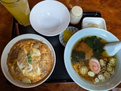 ランチにかつ丼...