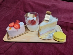 美味しいケーキ...