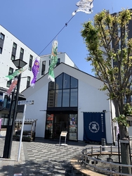 栃木駅北口の右...