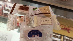 おやつ&お土産...