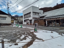 冬場寒くて歩く...