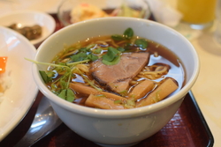 家族でランチを...