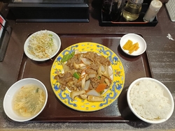 ランチで牛肉オ...