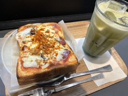 ピザトーストと...