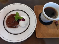 友人とお茶をし...