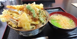 天丼をお目当て...