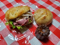 お店の前を通っ...