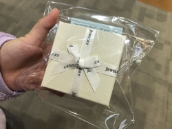 友達へのプレゼ...