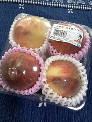 今が季節の桃パ...