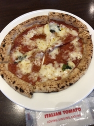 初めて夕食時間...