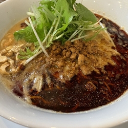 パクチー担々麺...