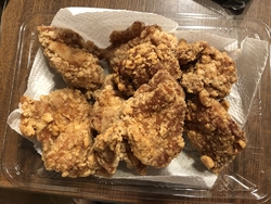 唐揚げをテイク...