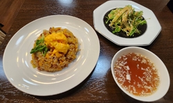 建替え中の仮店...