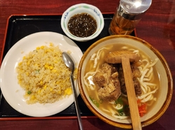 沖縄そばが食べ...