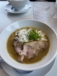 初めて来ました...
