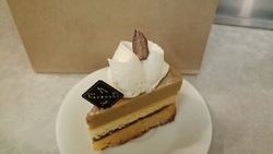 ケーキを求め～...