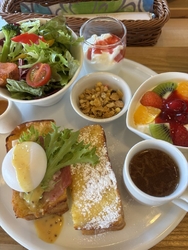 モーニングを食...