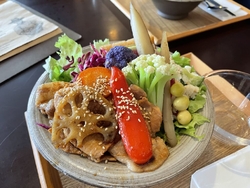 平日13時に来...