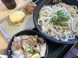 軽くお昼を食べ...