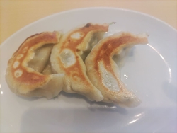 焼き餃子３個３...