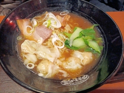 夕食にワンタン...
