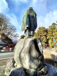 日光山復興の立...