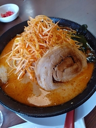 辛いラーメンを...