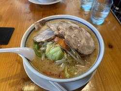 野菜ラーメンに...