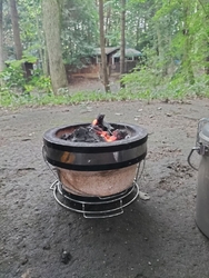 キャンプで宿泊...